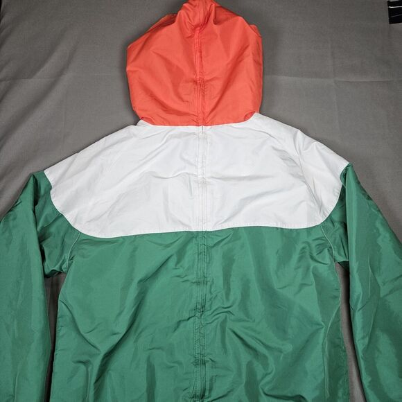 Nike Men's Green and White Windbreaker - Picture 7 of 8